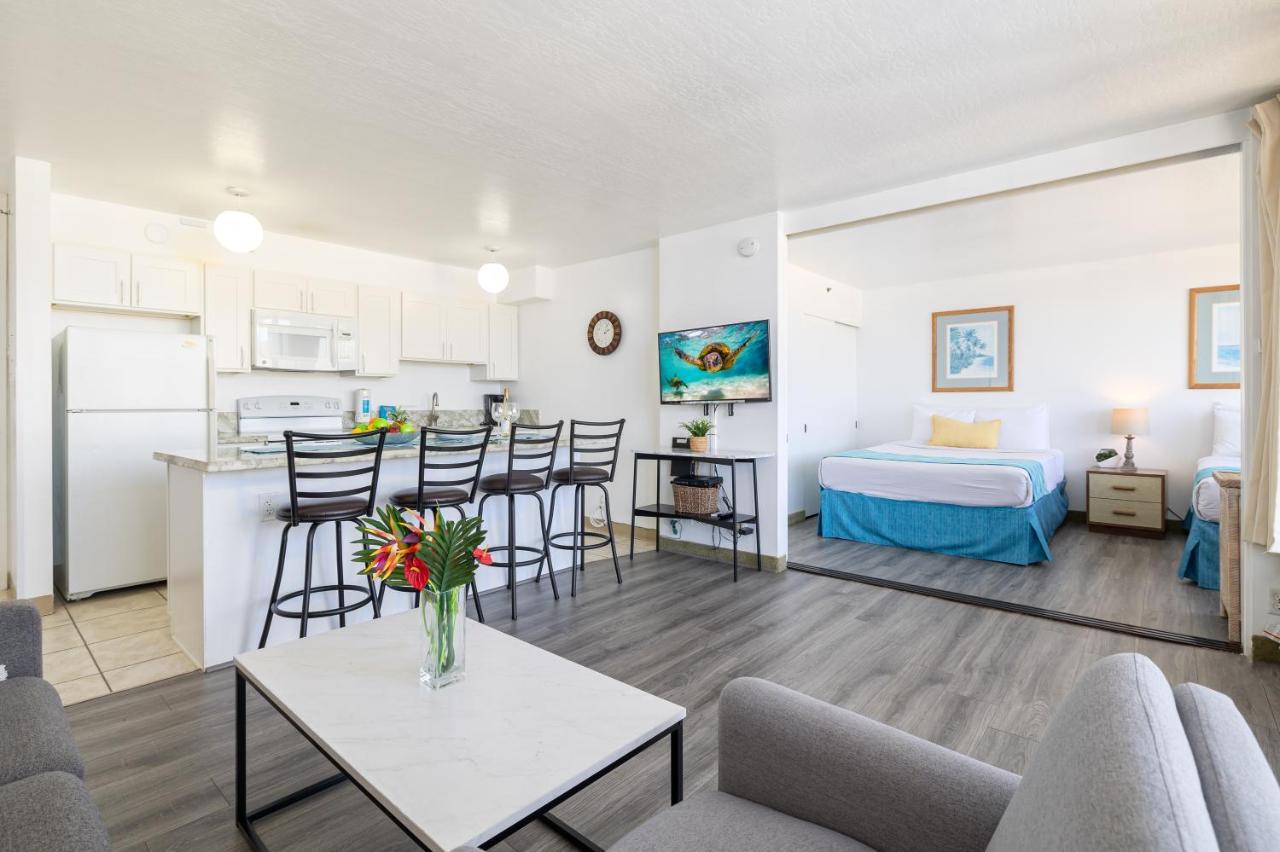 Waikiki Escapade Mountain Views Condo, Steps To Beach With Parking Perk Honolulu Exteriör bild