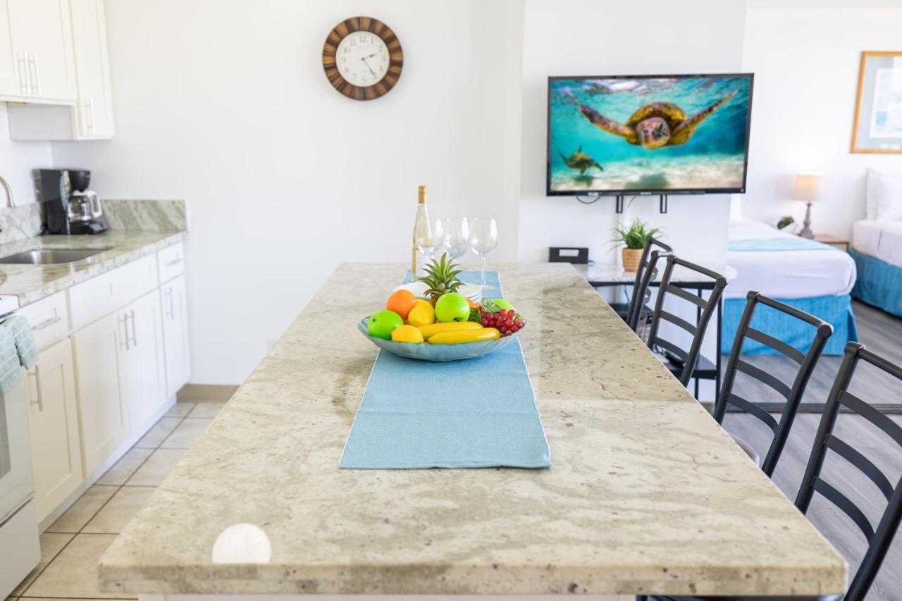 Waikiki Escapade Mountain Views Condo, Steps To Beach With Parking Perk Honolulu Exteriör bild