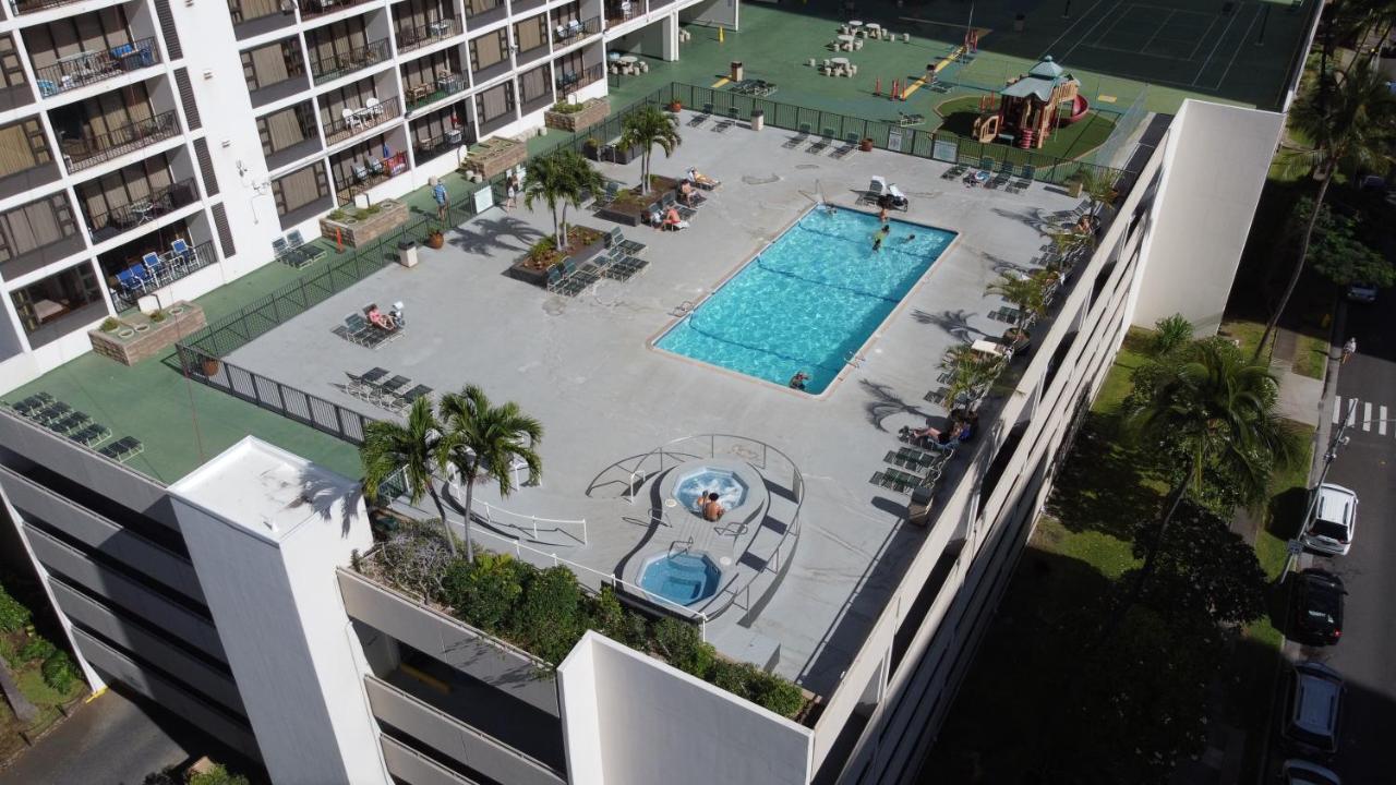 Waikiki Escapade Mountain Views Condo, Steps To Beach With Parking Perk Honolulu Exteriör bild