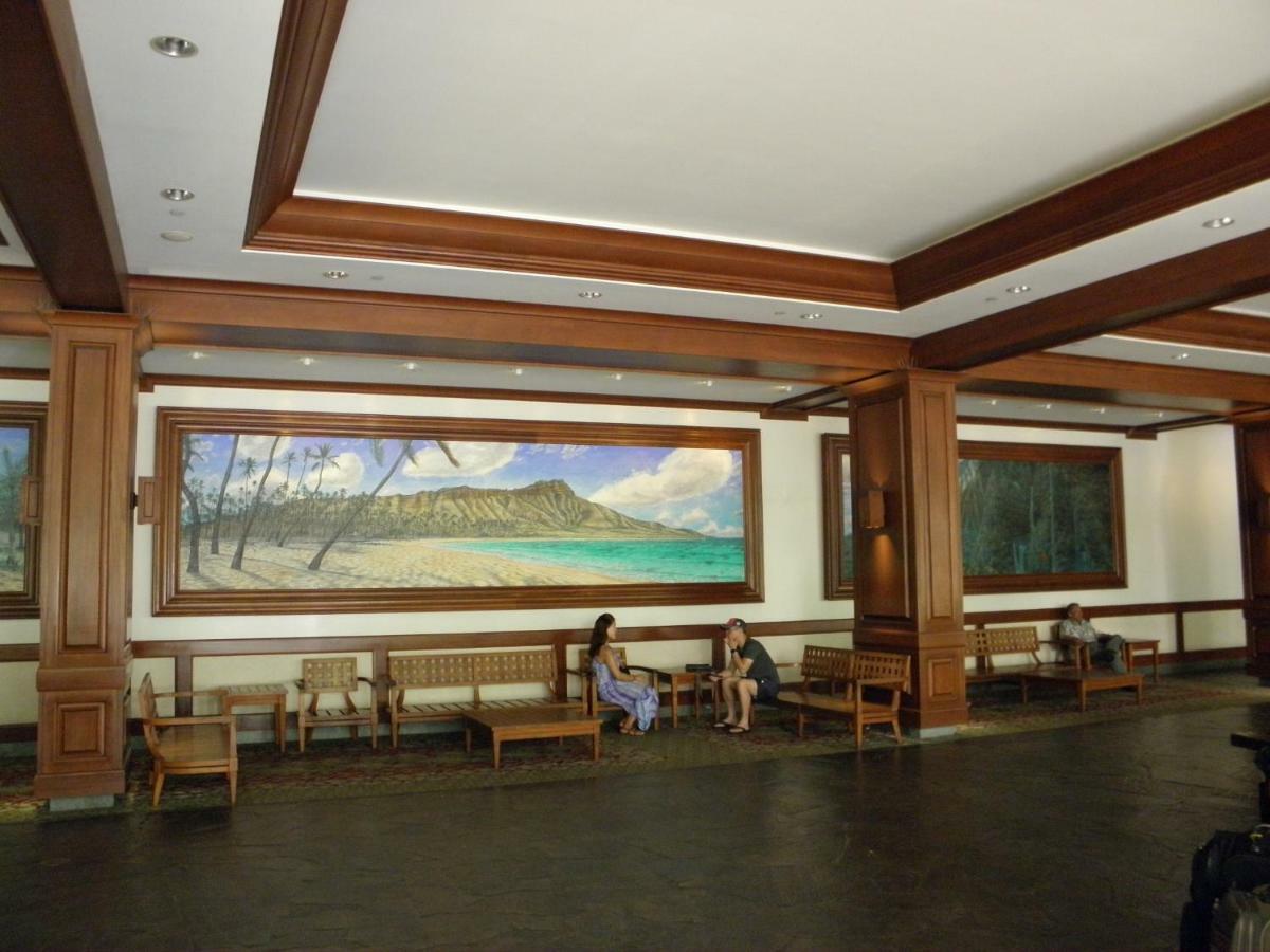 Waikiki Escapade Mountain Views Condo, Steps To Beach With Parking Perk Honolulu Exteriör bild