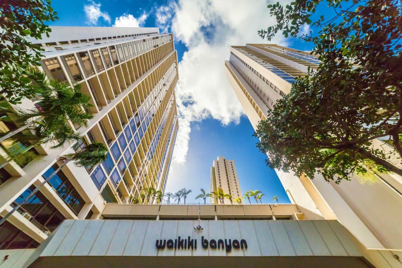 Waikiki Escapade Mountain Views Condo, Steps To Beach With Parking Perk Honolulu Exteriör bild